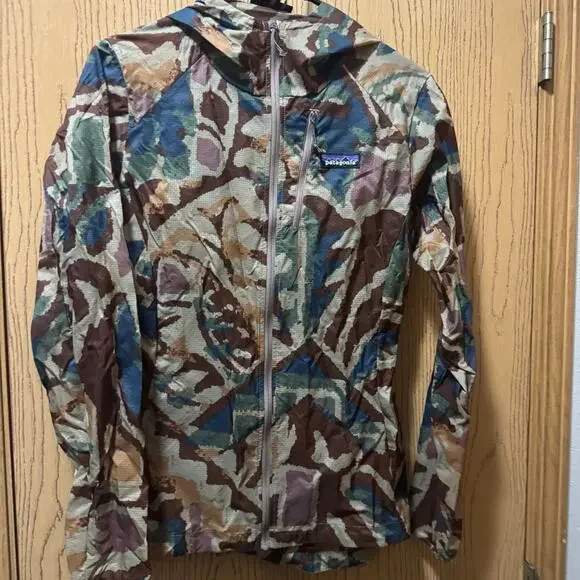 Patagonia rain jacket size small - Picture 2 of 11